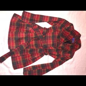 Warm coat so confortable and very cute.